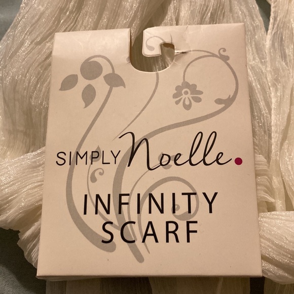2 white infinity scarfs- both for 1 price - Picture 2 of 3